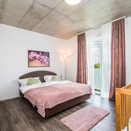 شقة Perla Hradce 401 Hradec Králové المظهر الخارجي الصورة