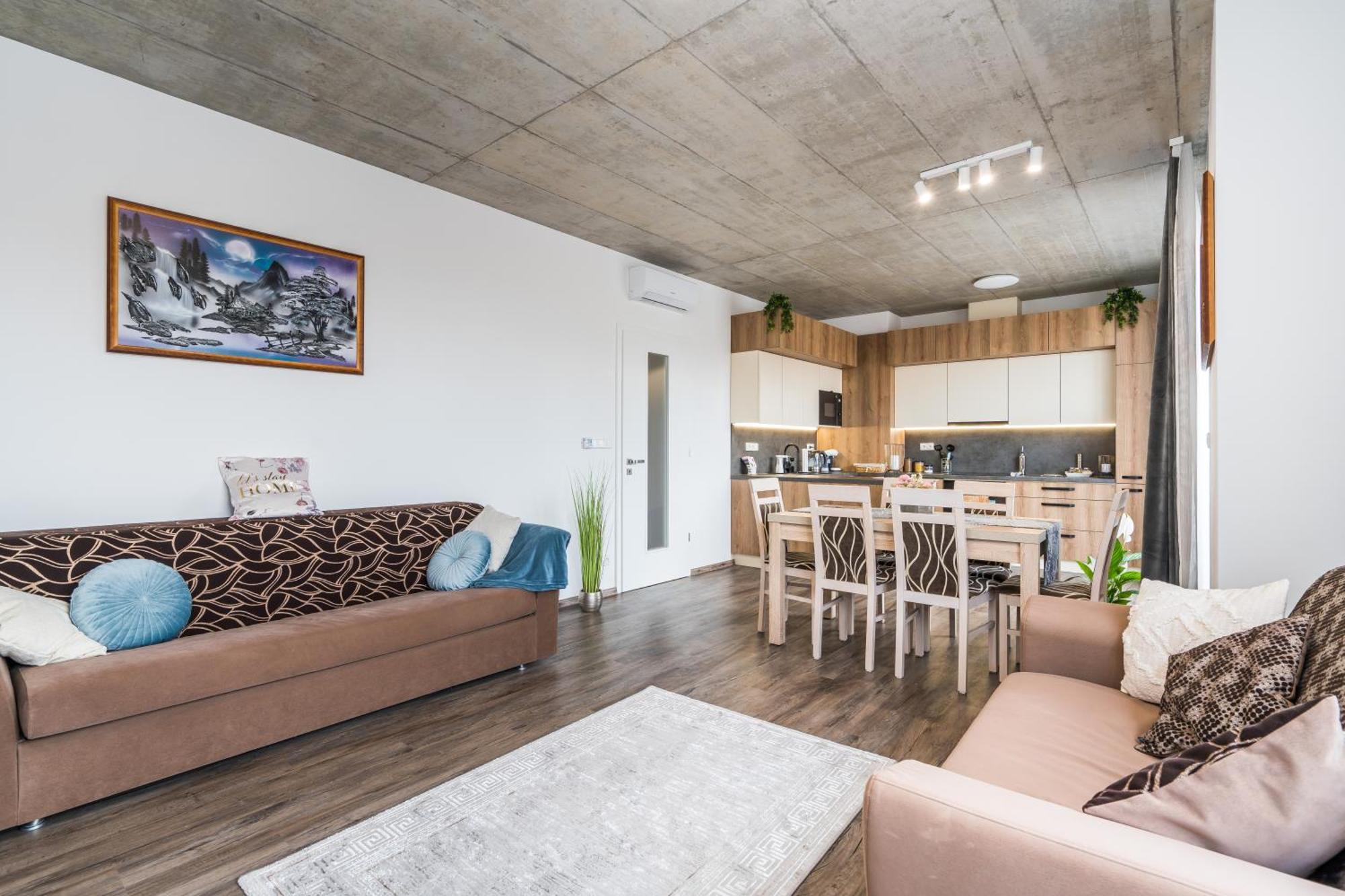 شقة Perla Hradce 401 Hradec Králové المظهر الخارجي الصورة