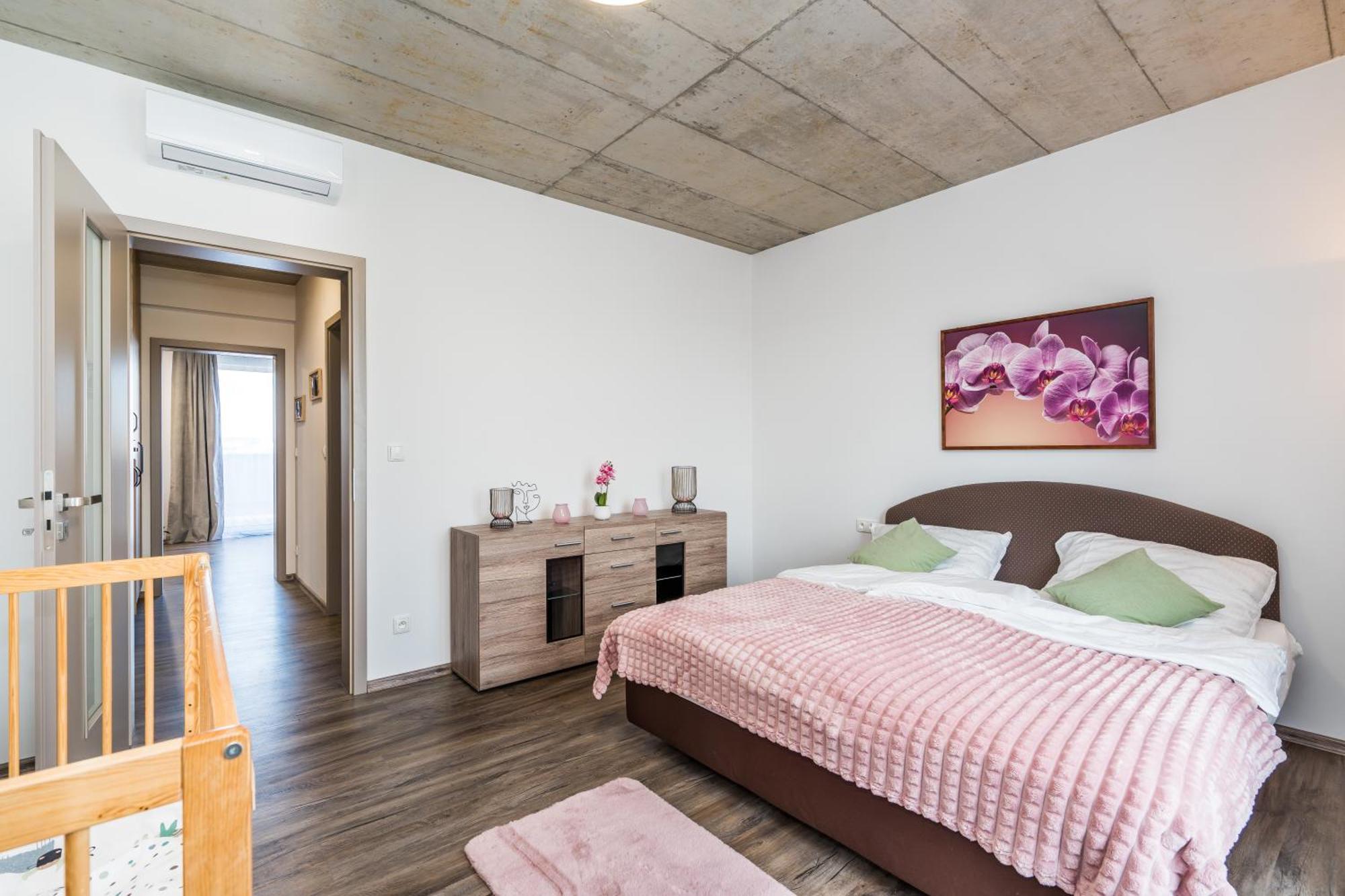 شقة Perla Hradce 401 Hradec Králové المظهر الخارجي الصورة