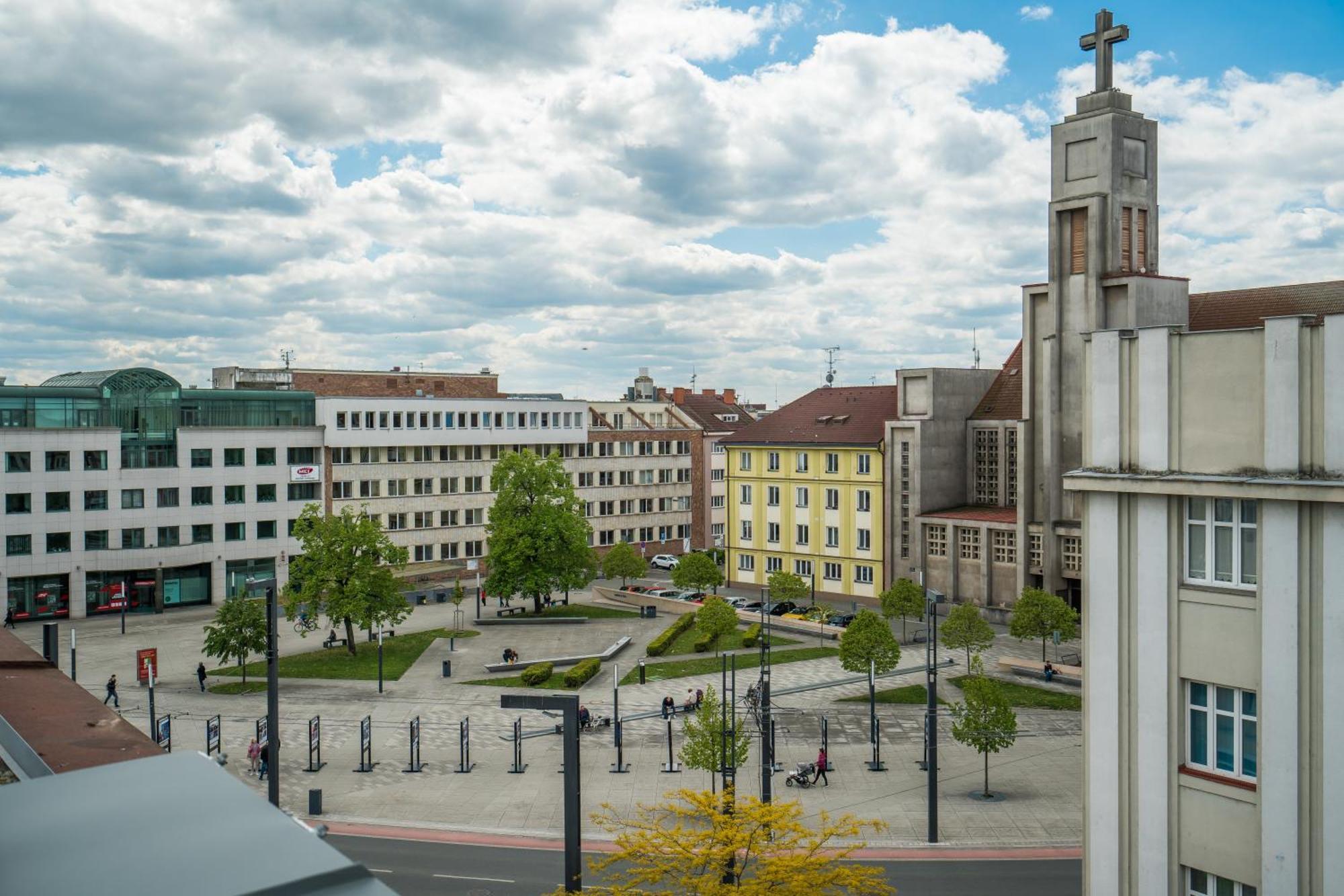 شقة Perla Hradce 401 Hradec Králové المظهر الخارجي الصورة